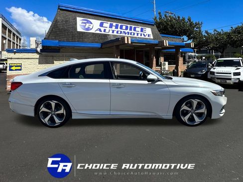 Used 2018 Honda Accord Touring image 8