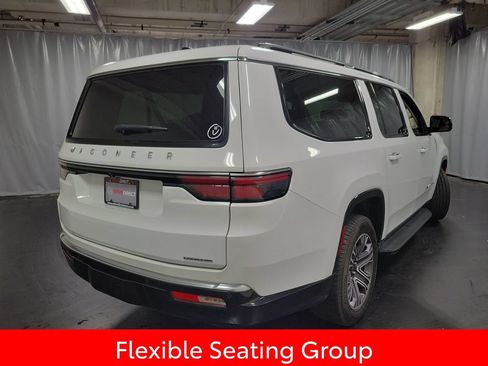 Used 2024 Jeep Wagoneer L Series II w/ Flexible Seating Group AWD/4WD image 8