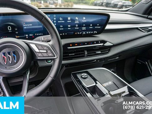 Used 2025 Buick Enclave Preferred FWD image 34