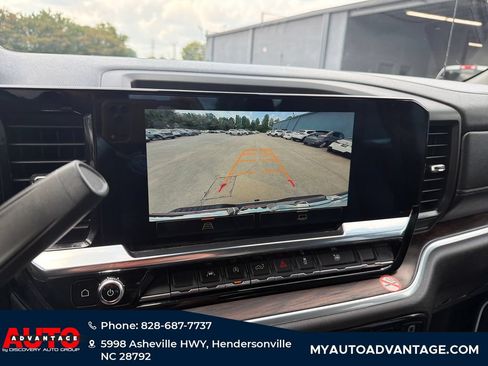 Used 2025 GMC Sierra 1500 SLT AWD/4WD image 16