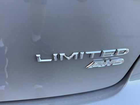 Used 2021 Chrysler Pacifica Limited w/ Premium & Safety Sphere Group AWD/4WD image 21