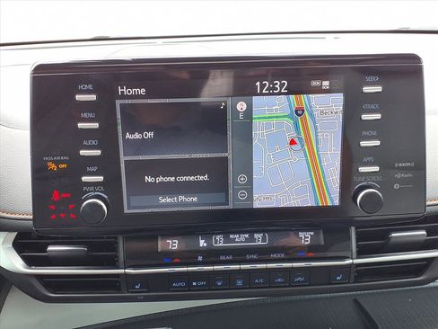 Used 2023 Toyota Sienna XSE image 15