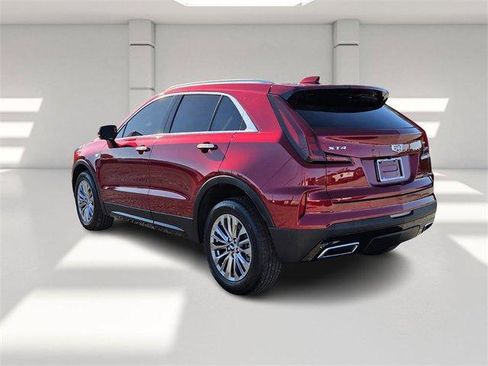 Certified 2025 Cadillac XT4 Premium Luxury image 3