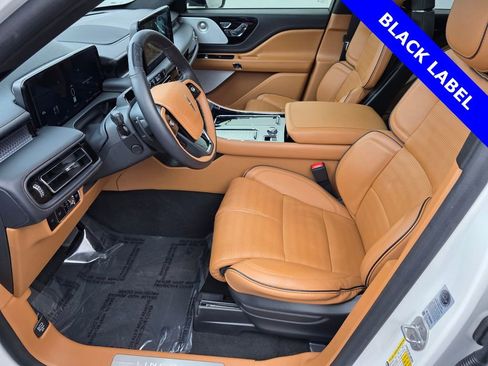Used 2025 Lincoln Aviator Black Label w/ Jet Appearance Package image 9