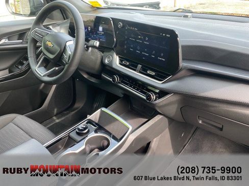 Used 2026 Chevrolet Equinox LT AWD/4WD image 30