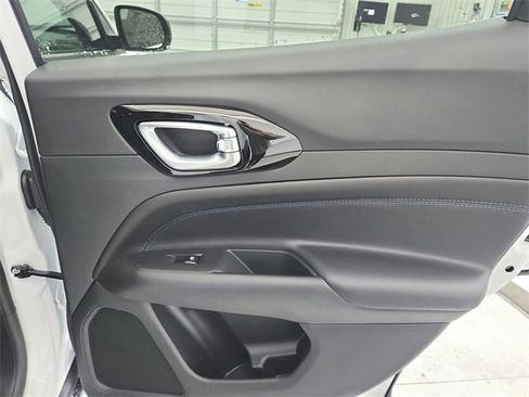 New 2026 Jeep Compass Latitude image 37