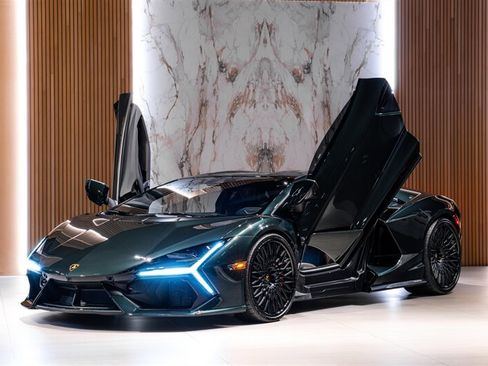 Used 2024 Lamborghini Revuelto AWD/4WD image 2