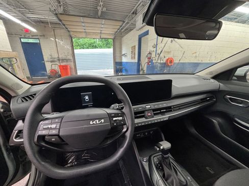 Used 2025 Kia K4 FWD image 29