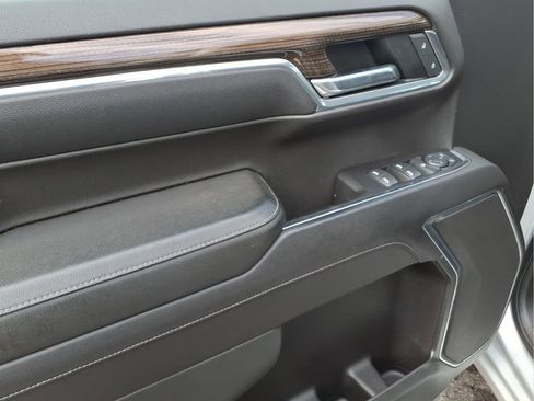 Used 2022 Chevrolet Silverado 1500 LT image 13