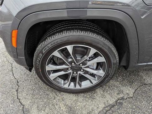 Used 2024 Jeep Grand Cherokee Overland image 26