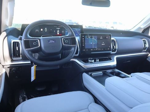 New 2026 Ford Expedition Platinum w/ Platinum Ultimate Package image 2