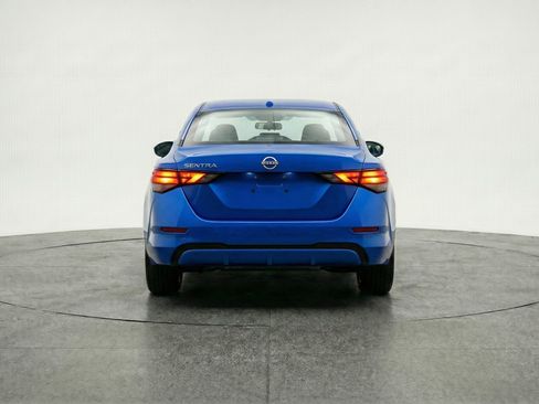 Used 2025 Nissan Sentra SV image 7