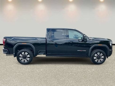 Used 2024 GMC Sierra 2500 AT4 w/ AT4 Premium Plus Package AWD/4WD image 4