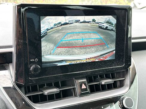 Used 2025 Toyota Corolla LE FWD image 20