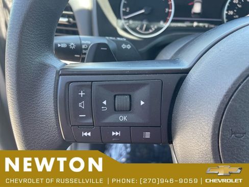 Used 2024 Nissan Rogue SV AWD/4WD image 14