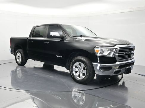 Used 2024 RAM 1500 Laramie AWD/4WD image 3