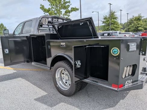 New 2026 RAM 5500 4x4 Crew Cab w/ Laramie Trim Package image 25