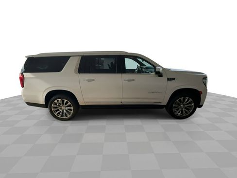 Certified 2022 GMC Yukon XL Denali w/ Denali Ultimate Package image 9