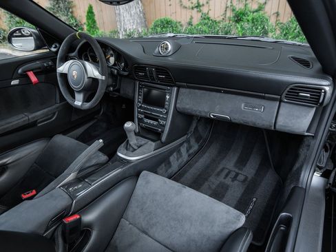 Used 2011 Porsche 911 GT2 RS image 16