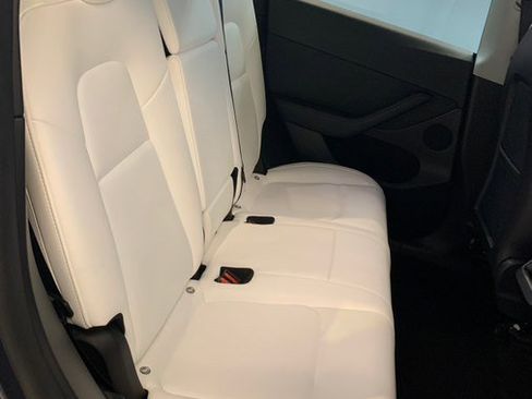 Used 2022 Tesla Model Y Performance image 47