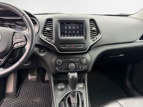 Used 2019 Jeep Cherokee Latitude Plus AWD/4WD image 22
