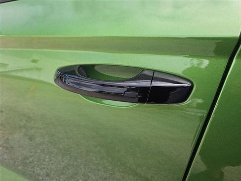 New 2026 Volkswagen Taos SE FWD image 7