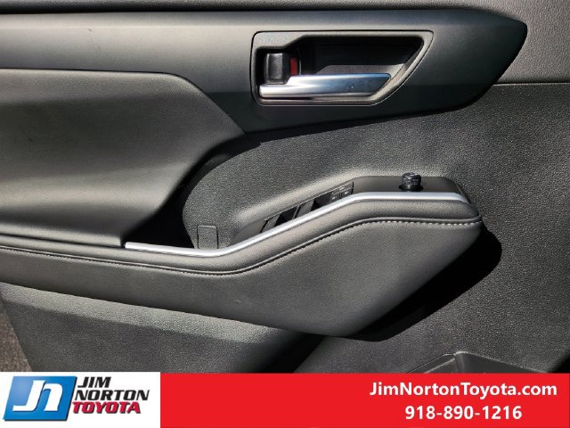 Used 2026 Toyota Highlander XLE AWD/4WD image 24