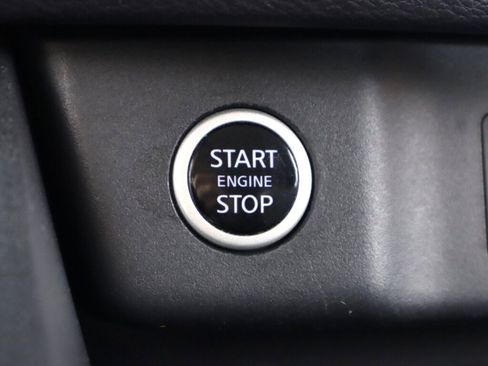 Used 2022 Nissan Rogue SV AWD/4WD image 23