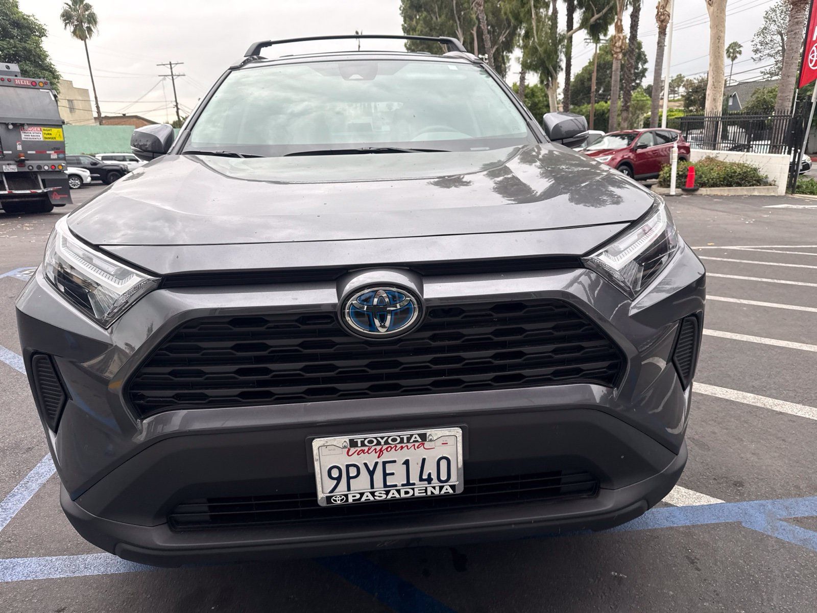 Used 2024 Toyota RAV4 LE AWD/4WD image 3