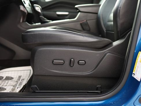 Used 2019 Ford Escape Titanium image 10