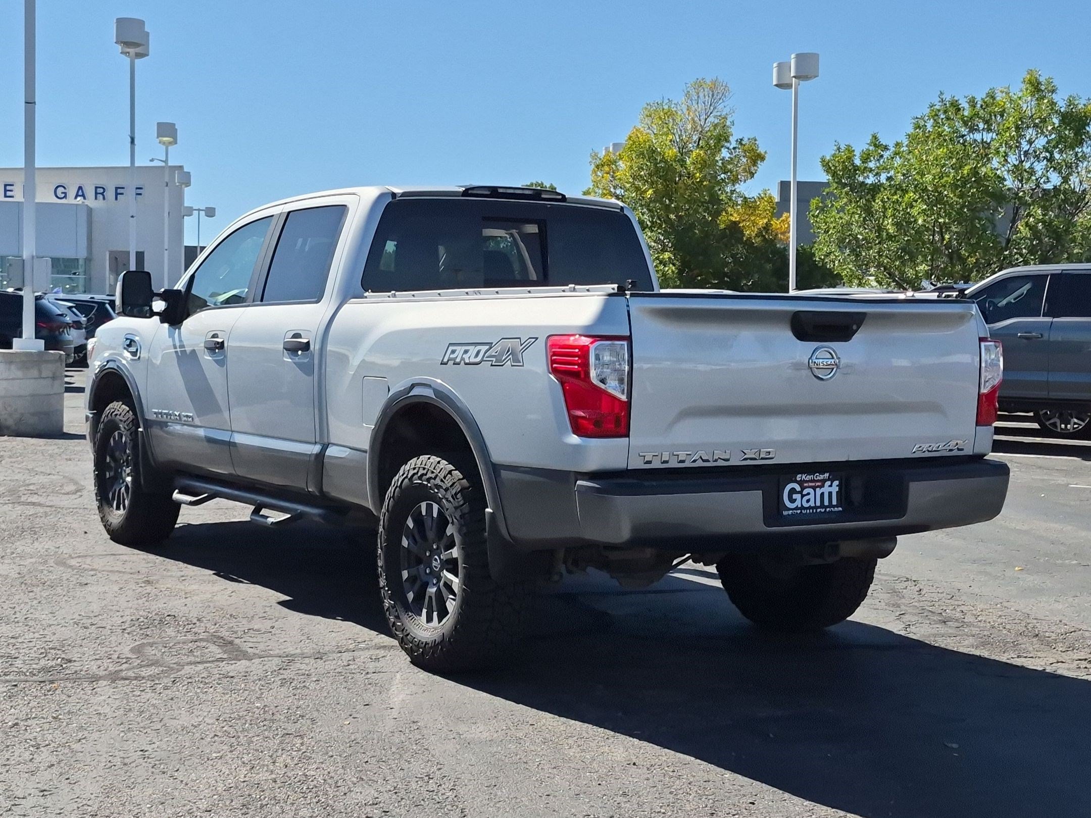 Used 2017 Nissan Titan PRO-4X AWD/4WD image 8