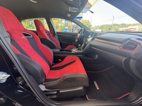 Used 2018 Honda Civic Type R image 6
