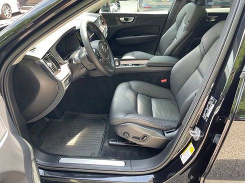 Certified 2023 Volvo XC60 B5 Plus w/ Climate Package AWD/4WD image 10
