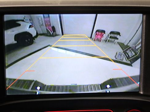 Used 2015 GMC Sierra 1500 SLE w/ Carbon-22 Edition image 19