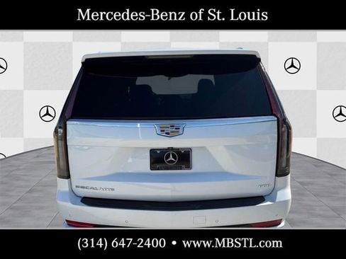 Used 2023 Cadillac Escalade Luxury AWD/4WD image 6