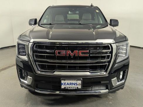Used 2023 GMC Yukon SLT w/ SLT Premium Package image 3