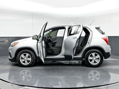 Used 2020 Chevrolet Trax LS w/ Tint and Cruise Package image 40