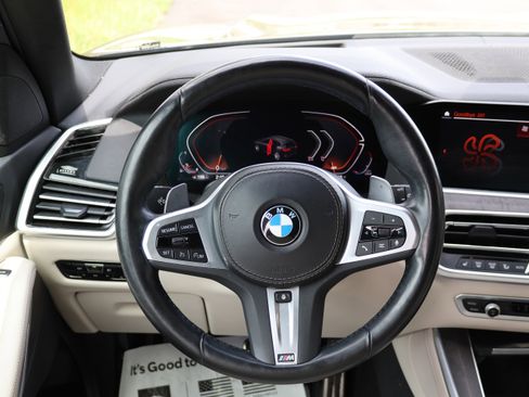 Used 2022 BMW X5 xDrive40i w/ M Sport Package AWD/4WD image 25