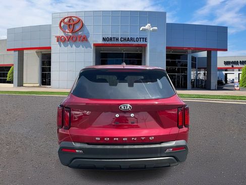 Used 2021 Kia Sorento LX FWD image 6