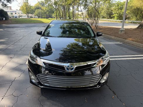 Used 2013 Toyota Avalon XLE Touring FWD image 2