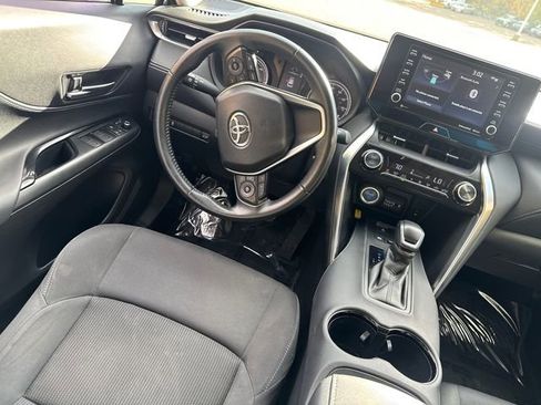 Used 2022 Toyota Venza LE image 22