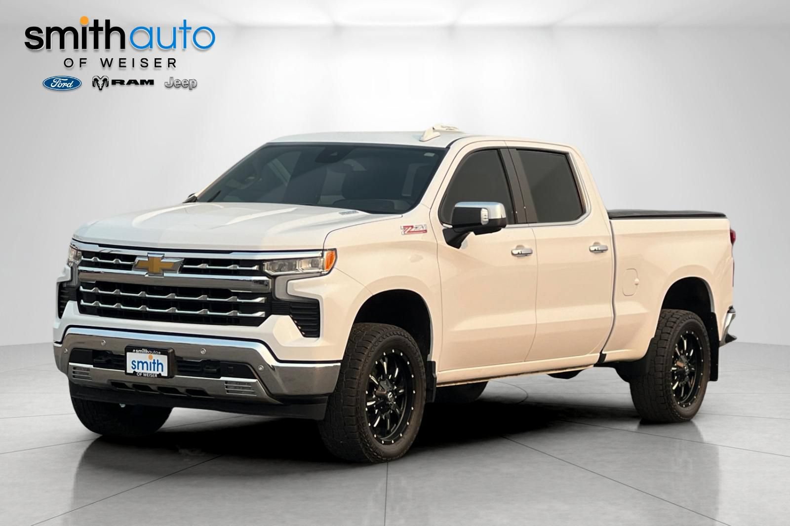 Used 2023 Chevrolet Silverado 1500 LTZ w/ Technology Package AWD/4WD image 9