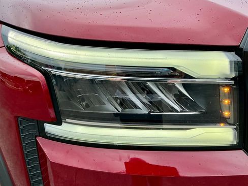 Used 2025 Nissan Frontier PRO-4X image 8