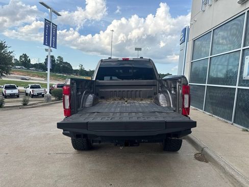 Used 2022 Ford F250 Lariat w/ Lariat Ultimate Package AWD/4WD image 8