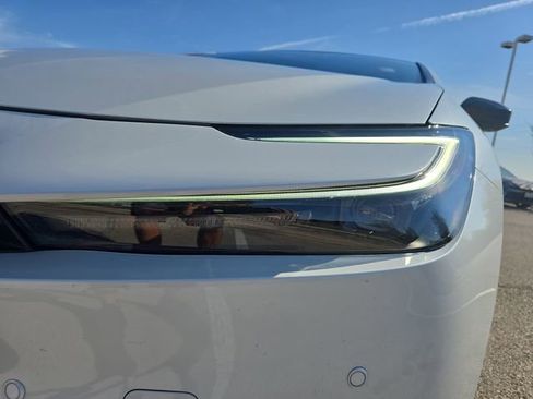 Used 2025 Toyota Prius Limited image 32