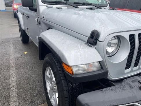 Used 2023 Jeep Gladiator Sport AWD/4WD image 22