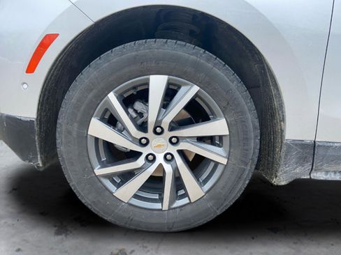 Used 2022 Chevrolet Equinox Premier image 14