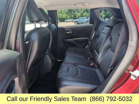 Used 2019 Jeep Cherokee Limited AWD/4WD image 24