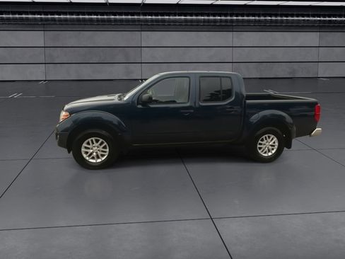 Used 2019 Nissan Frontier SV image 5