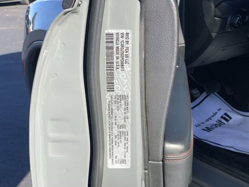 Used 2023 Dodge Durango GT image 32